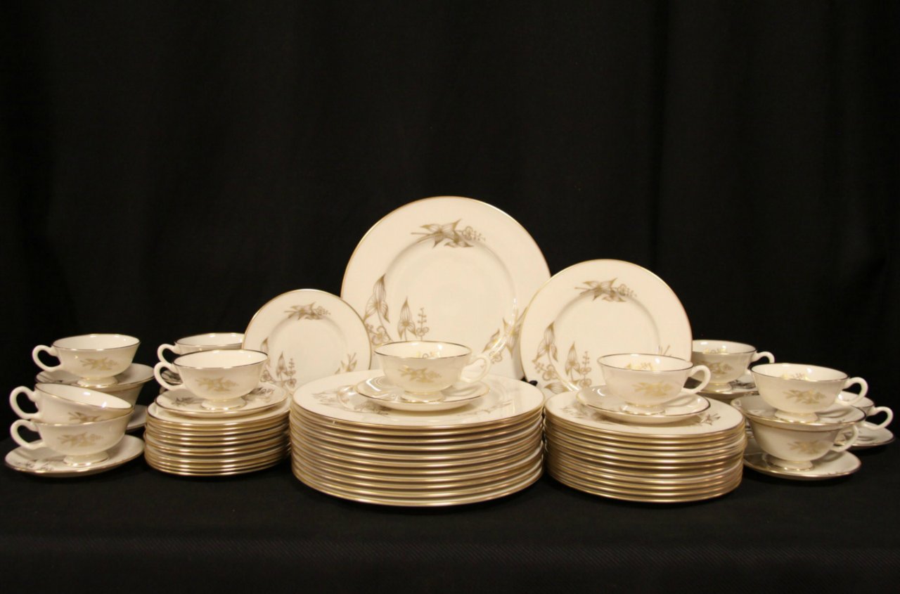 66 Piece LENOX Vintage Arrowhead Gold Dinnerware Set Plates Bowls Teacups  Vtg
