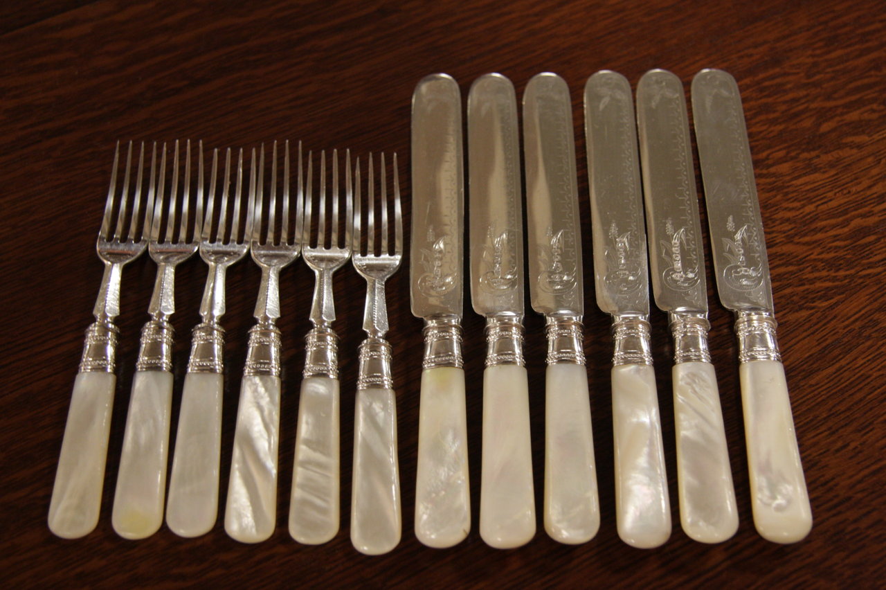 Boxed Set of Antique Victorian English Fruit Knives & Forks Ornate