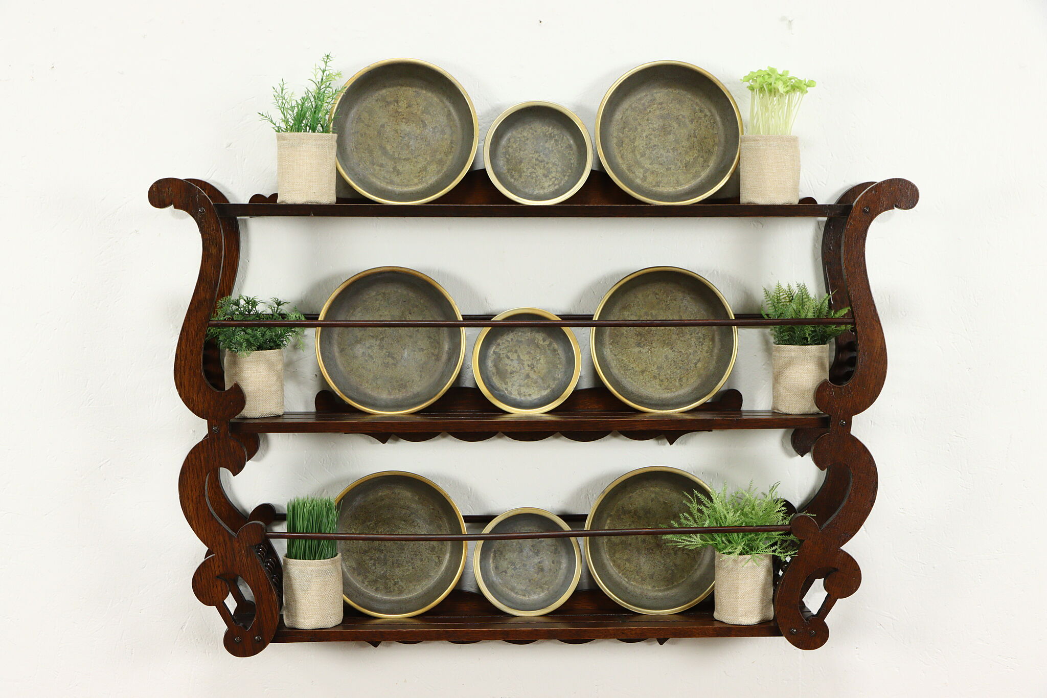wood plate holders