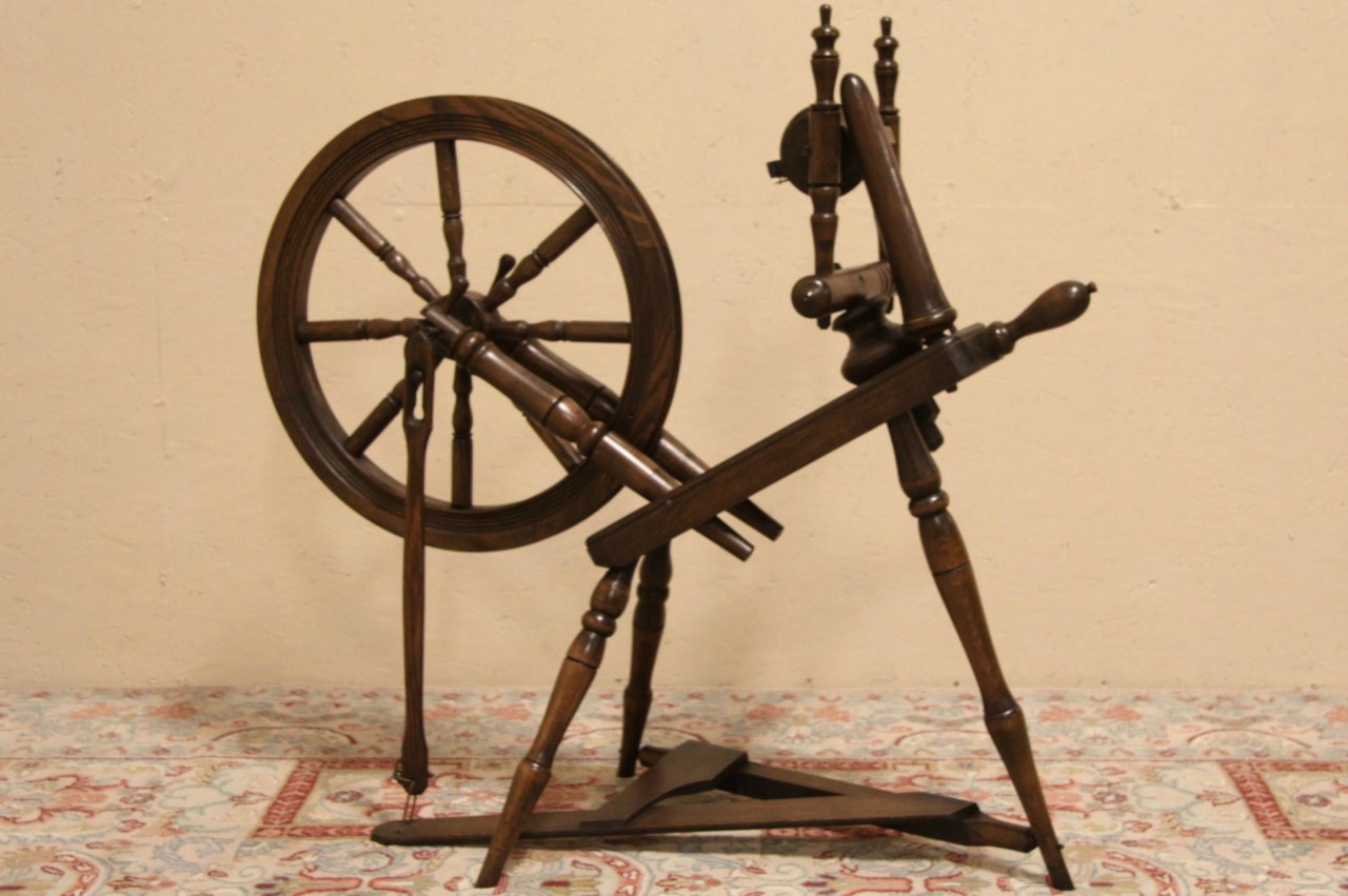 Country style stripped spinning wheel