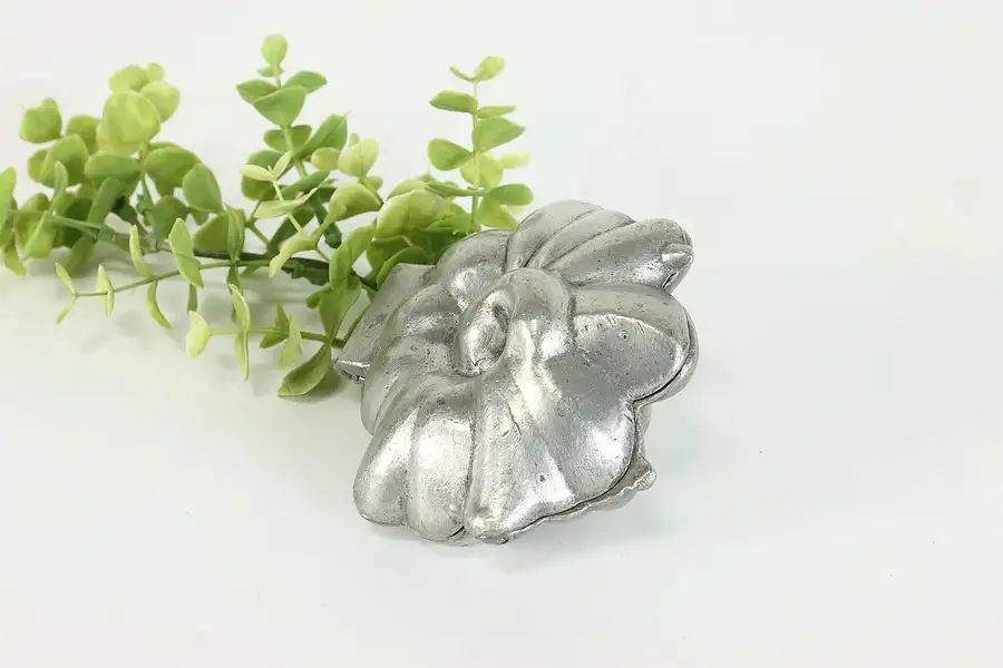 Main image of Flower Shaped Ice Cream or Chocolate Vintage Mold