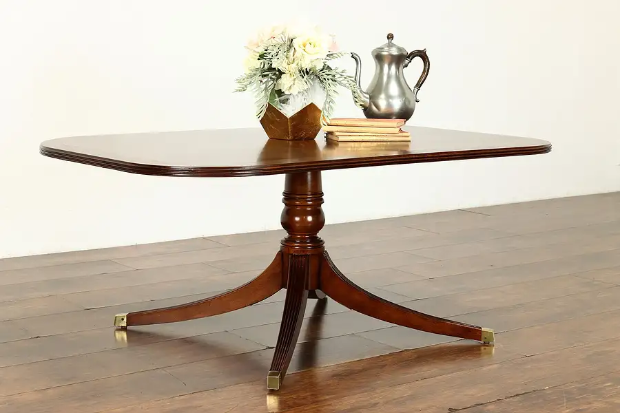 Main image of Traditional Georgian Design Banded Mahogany Vintage Coffee Table Henredon