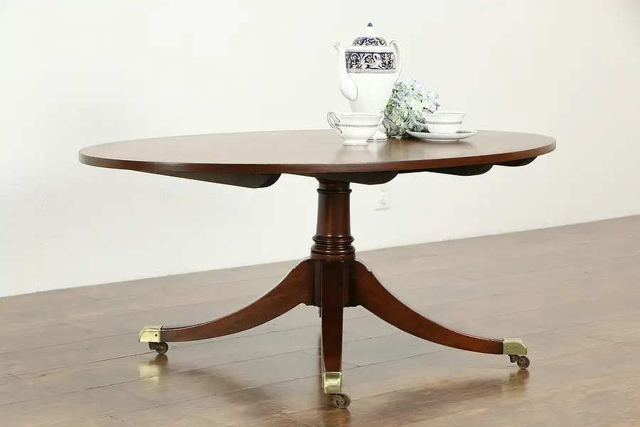 Main image of Traditional Georgian Design Banded Mahogany Oval Coffee Table