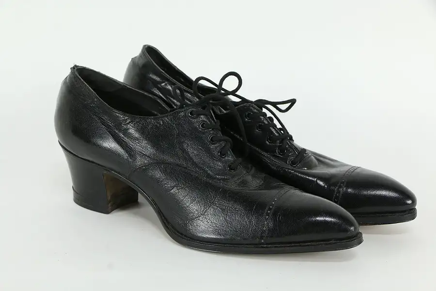 Main image of Pair of 1920 Antique Ladies Never Worn Lace Up Shoes