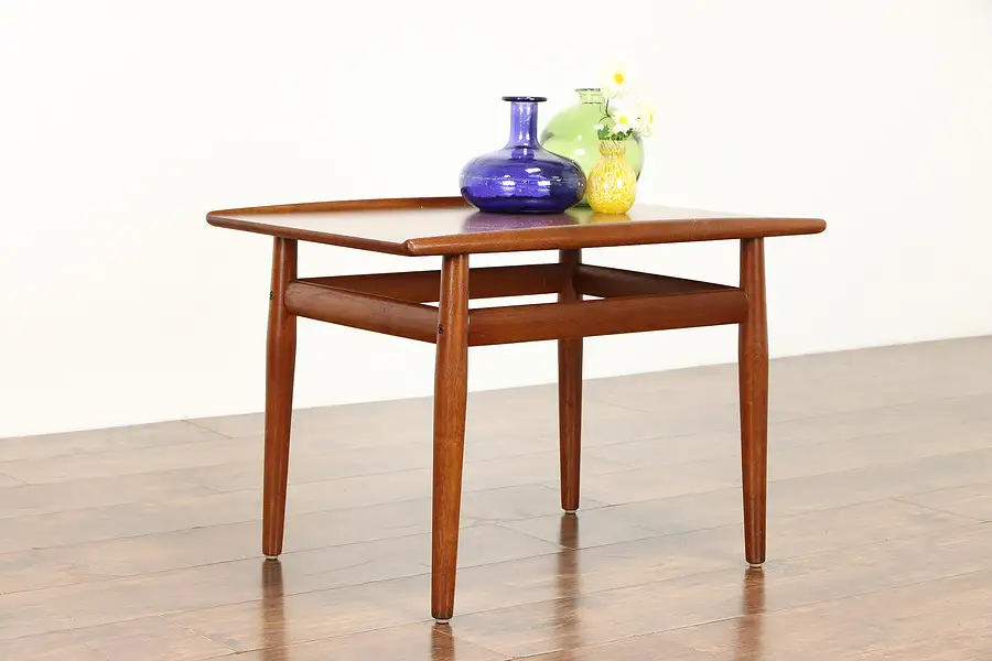 Main image of Teak Midcentury Modern 1960 Vintage Coffee or Cocktail Table