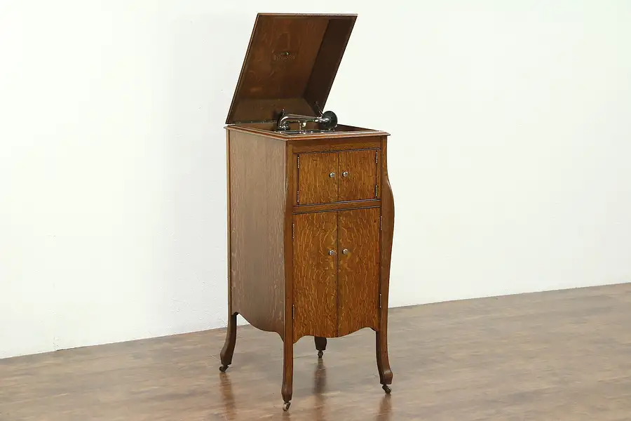 Main image of Victor Oak Antique VV-X Victrola Phonograph Wind Up Record Player & Records