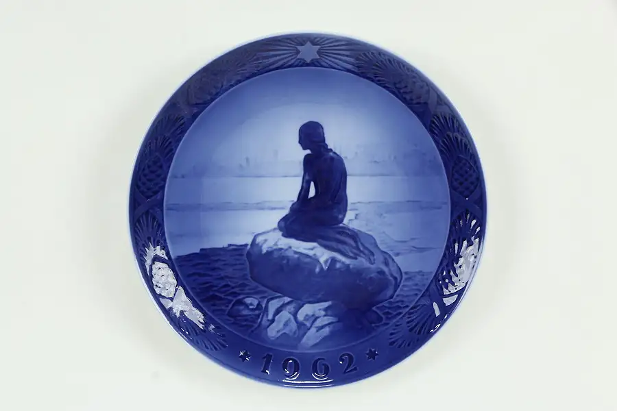 Main image of Royal Copenhagen Blue & White Christmas Plate 1962