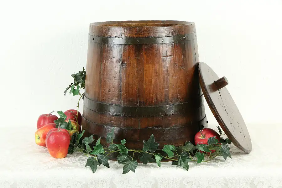 Main image of Country Pine Kitchen Pantry Antique 10" Firken or Sugar Bucket, Lid