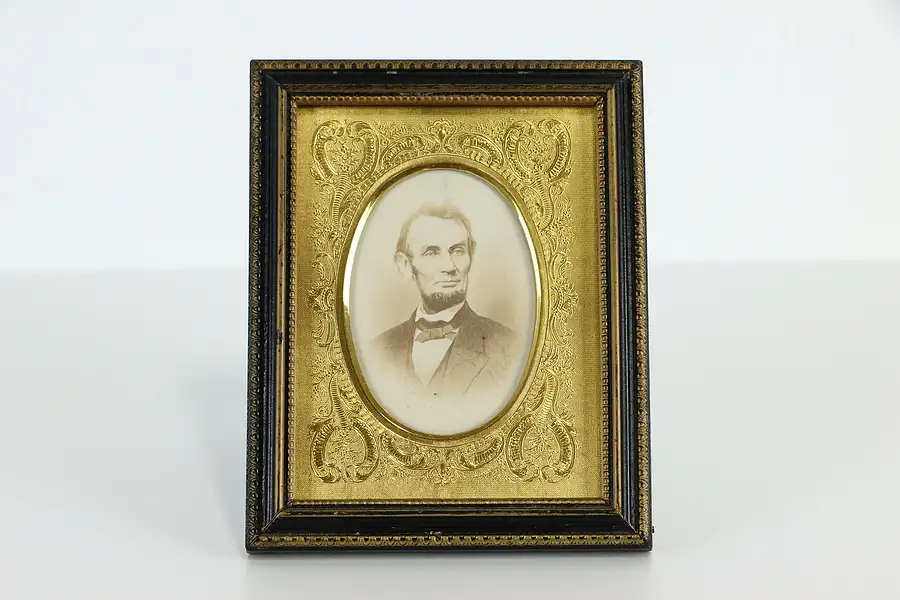 Main image of Presidential Antique Photograph Portrait, Abraham Lincoln, Gold Leaf, 5"