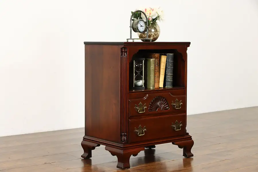 Main image of Traditional Georgian Mahogany Vintage Nightstand, Lamp or End Table Colby