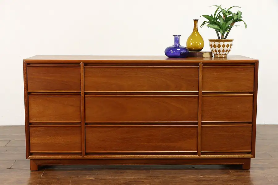 Main image of Midcentury Modern Vintage Mahogany 1960 Vintage Tall Dresser, Kroehler