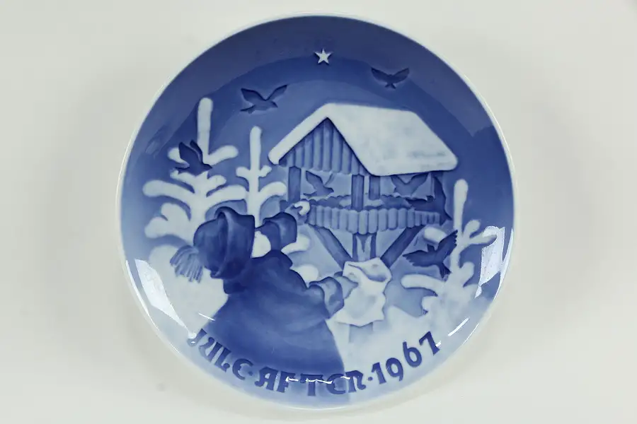 Main image of Bing and Grondahl Blue & White 1967 Christmas Plate