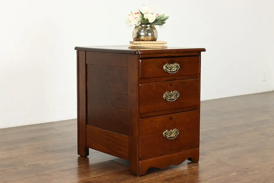 Main image of Oak Quarter Sawn Antique Small Chest, End Table or Nightstand