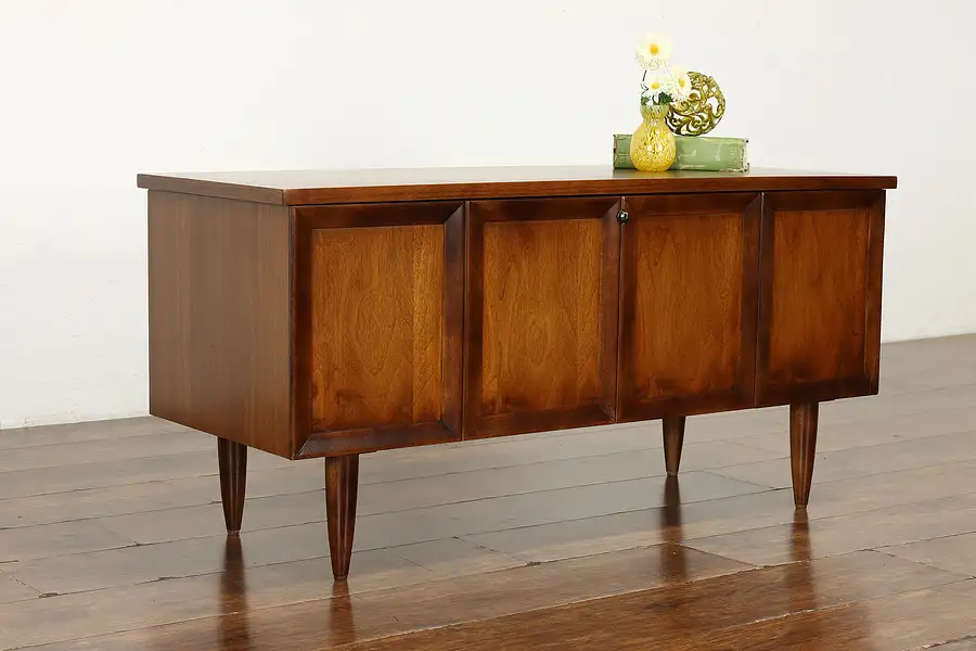 Main image of Midcentury Modern Vintage Walnut Cedar Lined Blanket Chest or Trunk, Lane