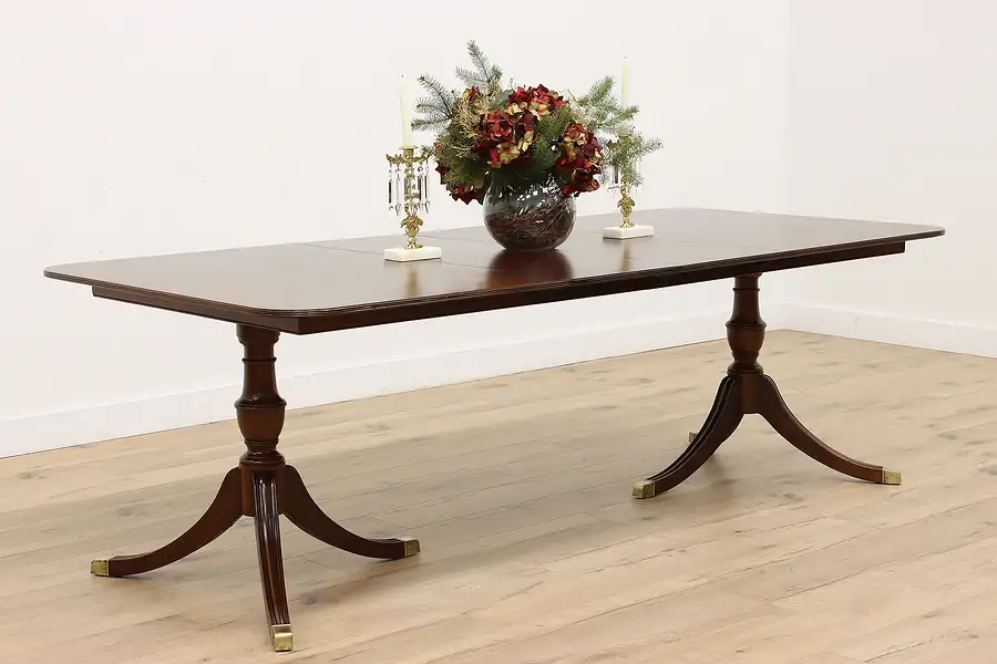 Main image of Georgian Design Vintage Mahogany Dining Table, 2 Leaves, Henredon