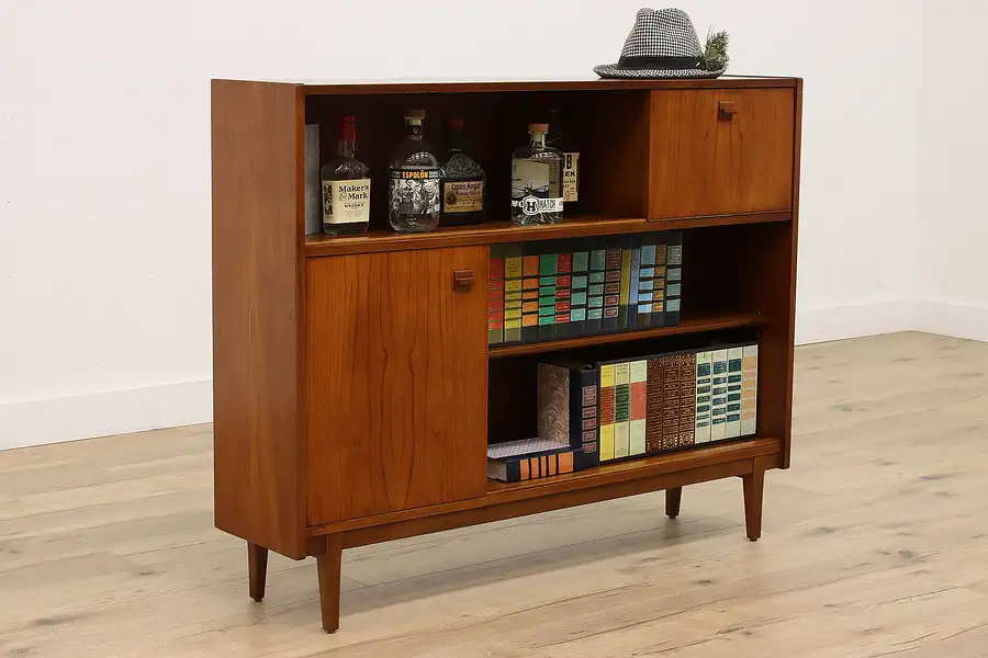 Main image of Midcentury Modern Vintage Teak Bar, Display Cabinet, TV Console, Nathan