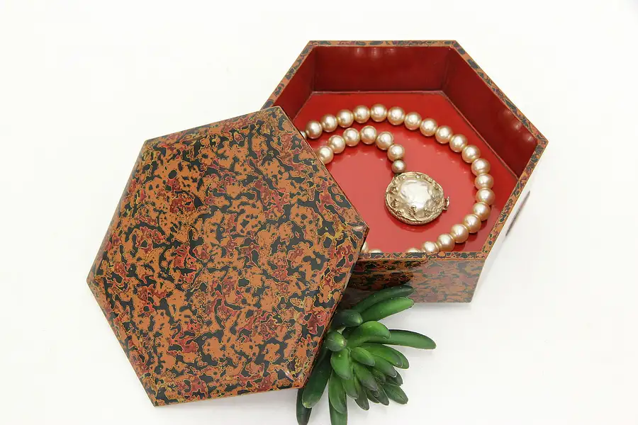 Main image of Japanese Vintage Tsugaru Nuri Lacquerware Jewelry Box