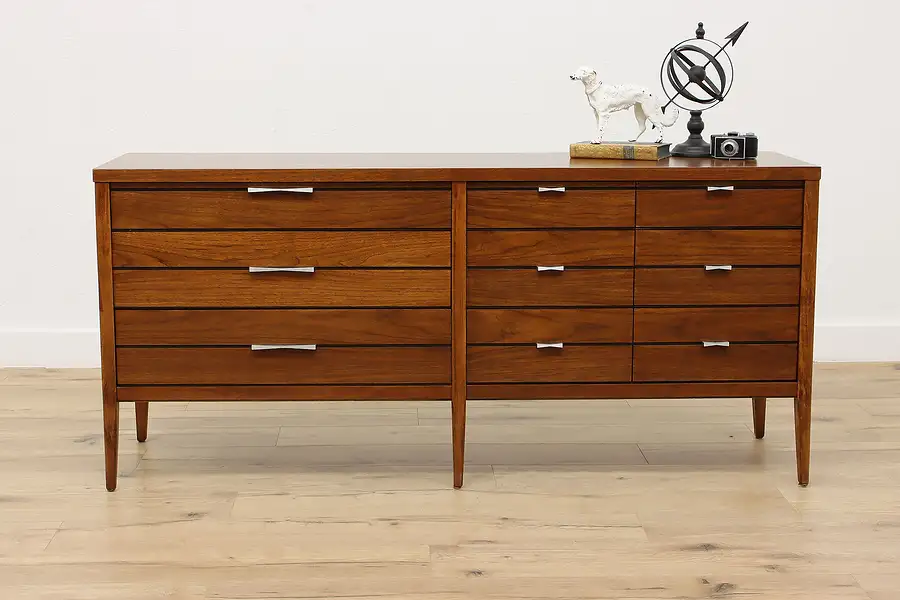 Main image of Midcentury Modern 60s Vintage Walnut Dresser or Chest, Lane