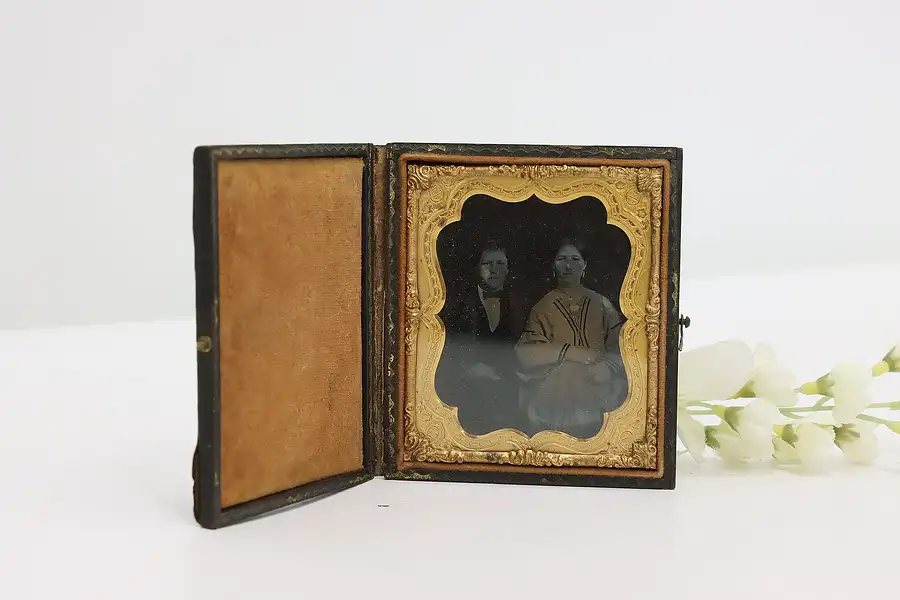 Main image of Victorian Antique 1840s Daguerreotype Photograph of Couple