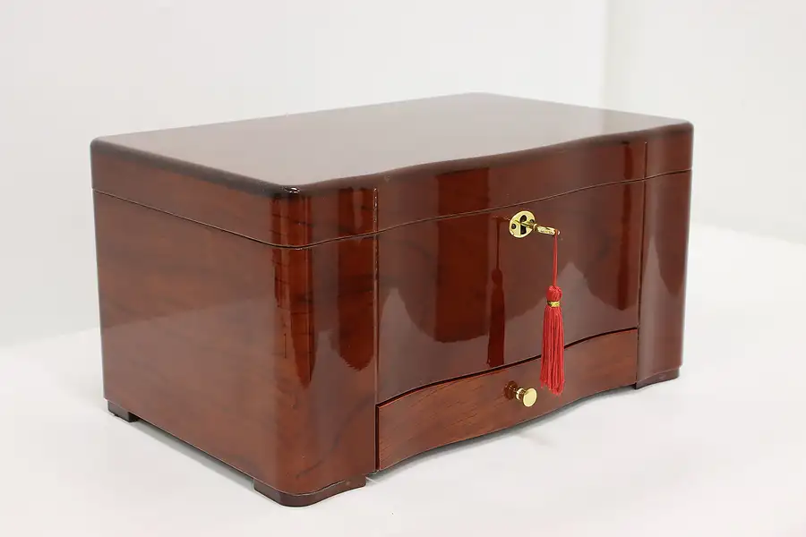 Main image of Mahogany Vintage Cigar Tobacco Humidor Box