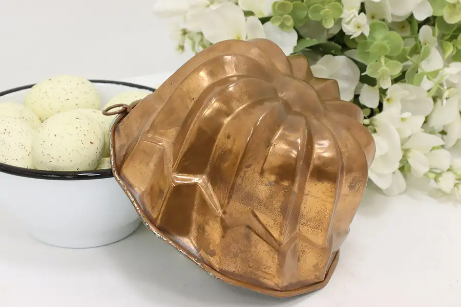 Main image of Farmhouse Antique Flower Shape Copper Dessert or Jelly Mold