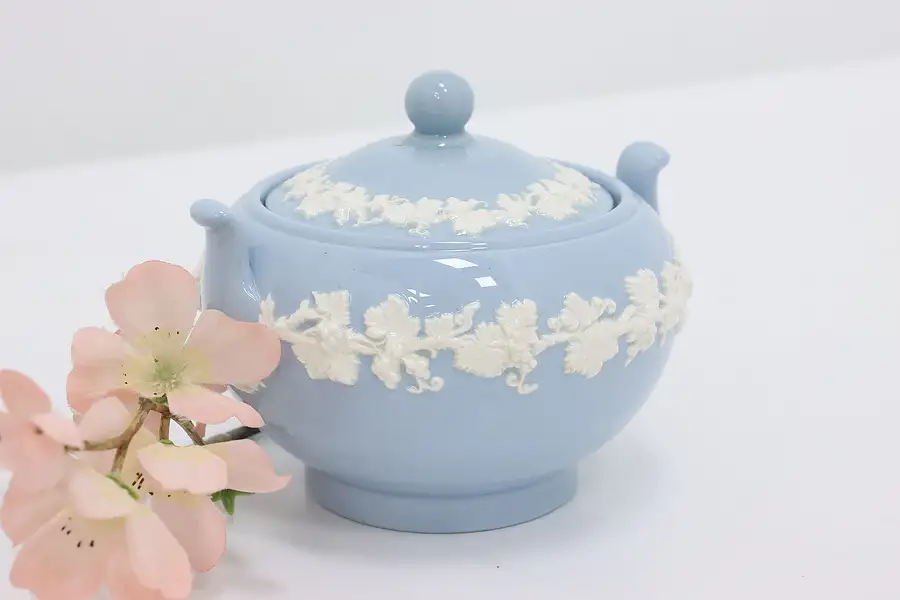 Main image of Wedgwood Vintage English Queen's Ware Ceramic Sugar Bowl