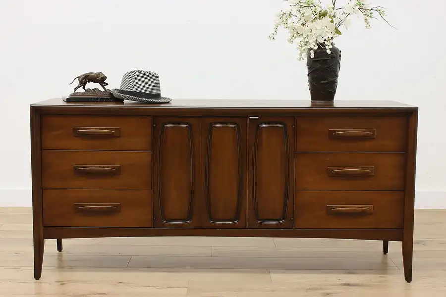 Main image of Midcentury Modern Vintage Dresser Console Broyhill Premier