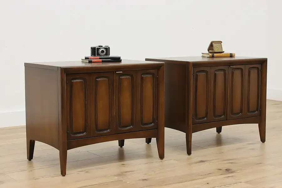 Main image of Pair Midcentury Modern Nightstands End Tables Broyhill