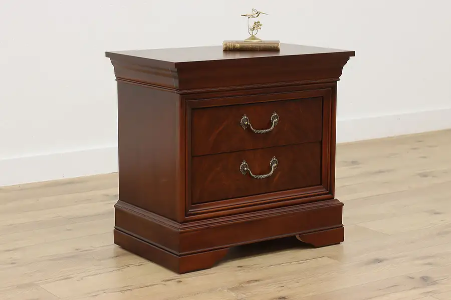 Main image of Drexel Vintage Traditional Mahogany Nightstand or Side Table