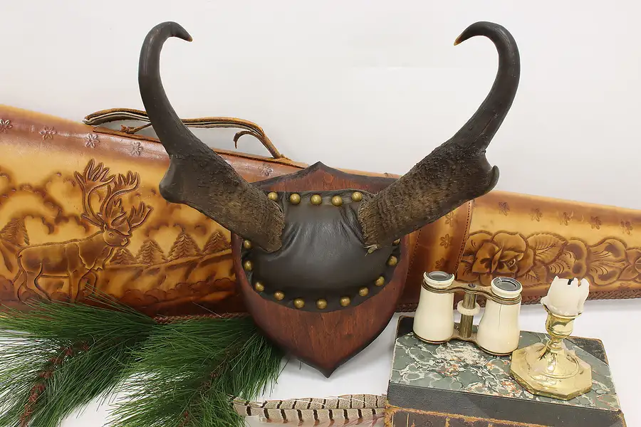 Main image of Farmhouse Vintage Leather & Pine Pronghorn Wall Mount