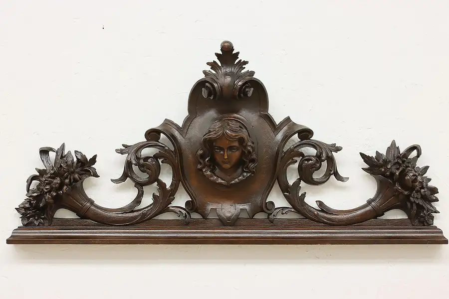 Main image of Victorian Antique Architecural Salvage Crest, Carved Face