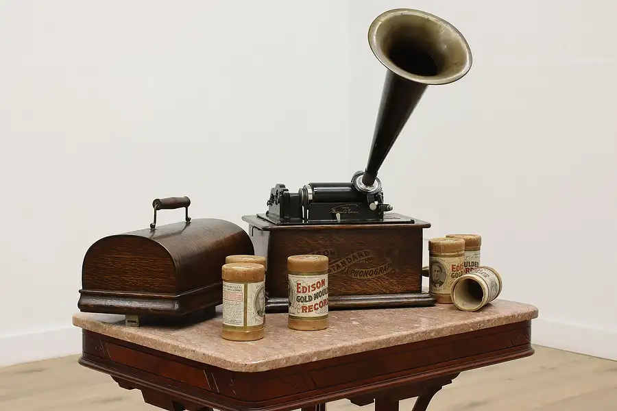 Main image of Edison Antique Oak Standard Phonograph & Horn, 6 Records