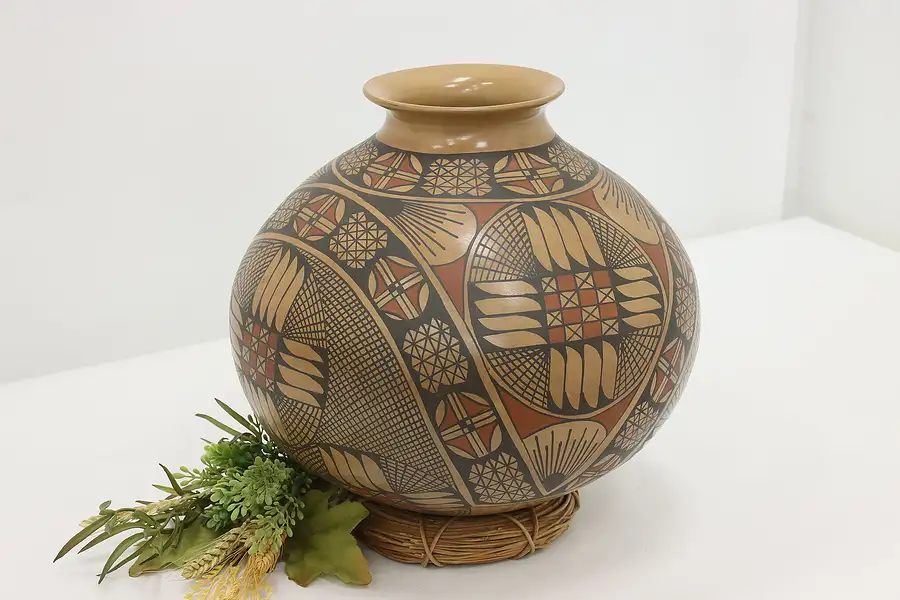 Main image of Mexican Antique Mata Ortiz Pueblo Pottery Vase, M. Bugarini