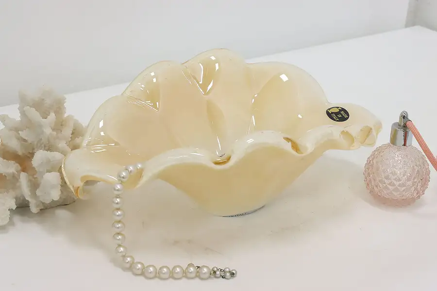 Main image of Murano Vintage Blown Art Glass Centerpiece Shell Bowl