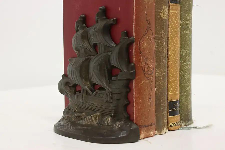 Main image of Spanish Galleon Antique Cast Iron Ship Bookend