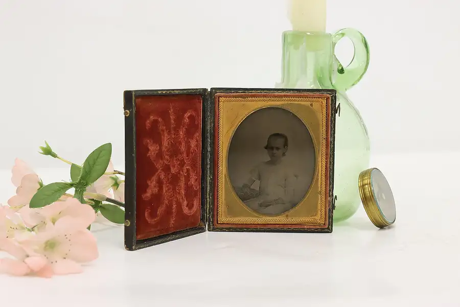 Main image of Victorian Antique Ambrotype Photograph of Young Girl & Case