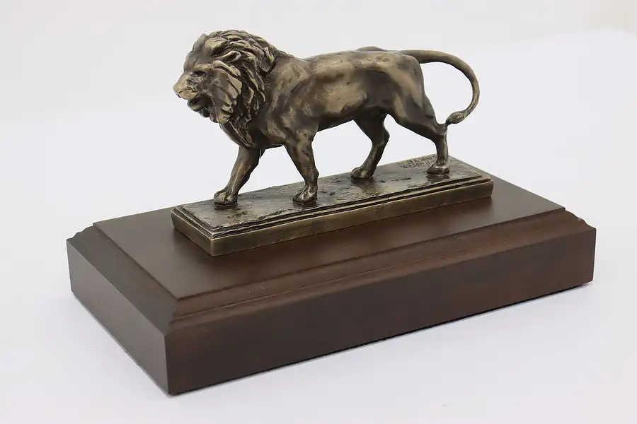 Main image of Roaring Lion Vintage Bronze Sculpture after Barye, Shoop