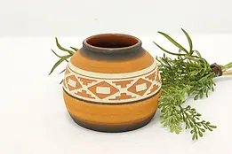 Native American Vintage Wheel Thrown Pottery Vase, Al Black #49284