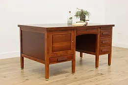 Traditional Antique Mahogany Office, Library or Teacher Desk #51048