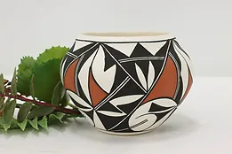 Acoma Pueblo Native American Vintage Pottery Vase, Patricio #51190