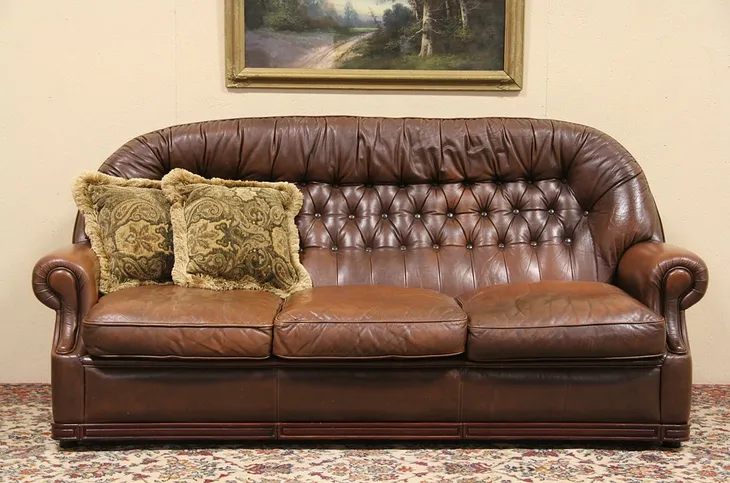 Tufted Brown Leather Vintage Sofa

About 30 years old, a soft and comfort