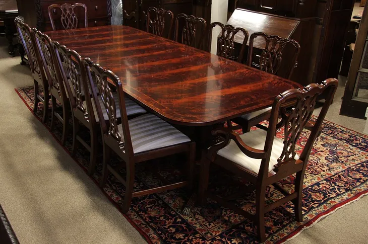 Georgian Mahogany Dining Set Banded Table, 10 Chairs