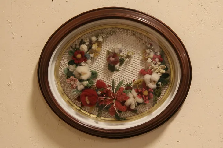 Victorian 1870 Antique Oval Shadow Box