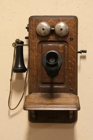 Monarch Chicago Oak Antique 1900 Wall Telephone