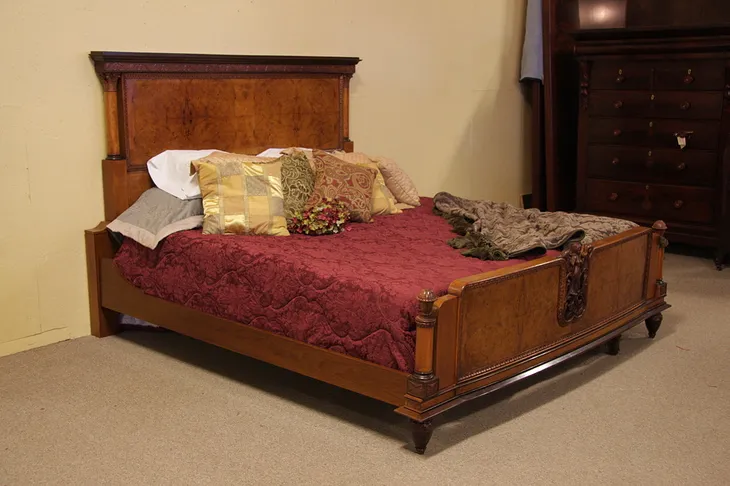 Classical Antique King Size Carved Bed