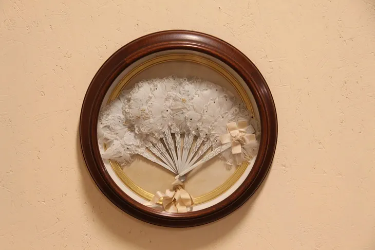 Victorian Round Shadow Box w/Fan