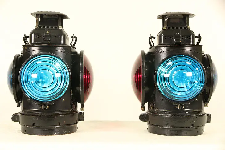 Adlake Railroad Signal Marker Lamps Caboose Pair Red & Green Lenses, Electrified
