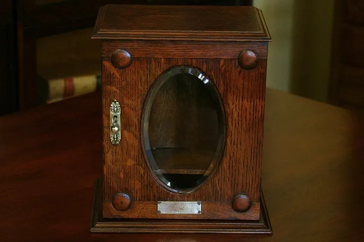 Oak 1927 Tobacco Pipe Holder Smoking Stand