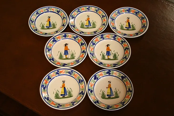 Quimper Set of 7 Hand Painted Pottery Plates, 7" (1)