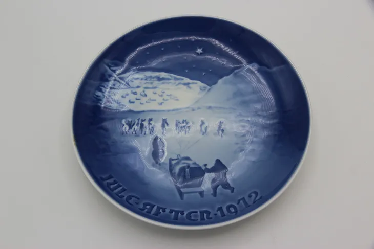 Bing & Grondahl Vintage Christmas in Greenland Plate, 1972 #36584